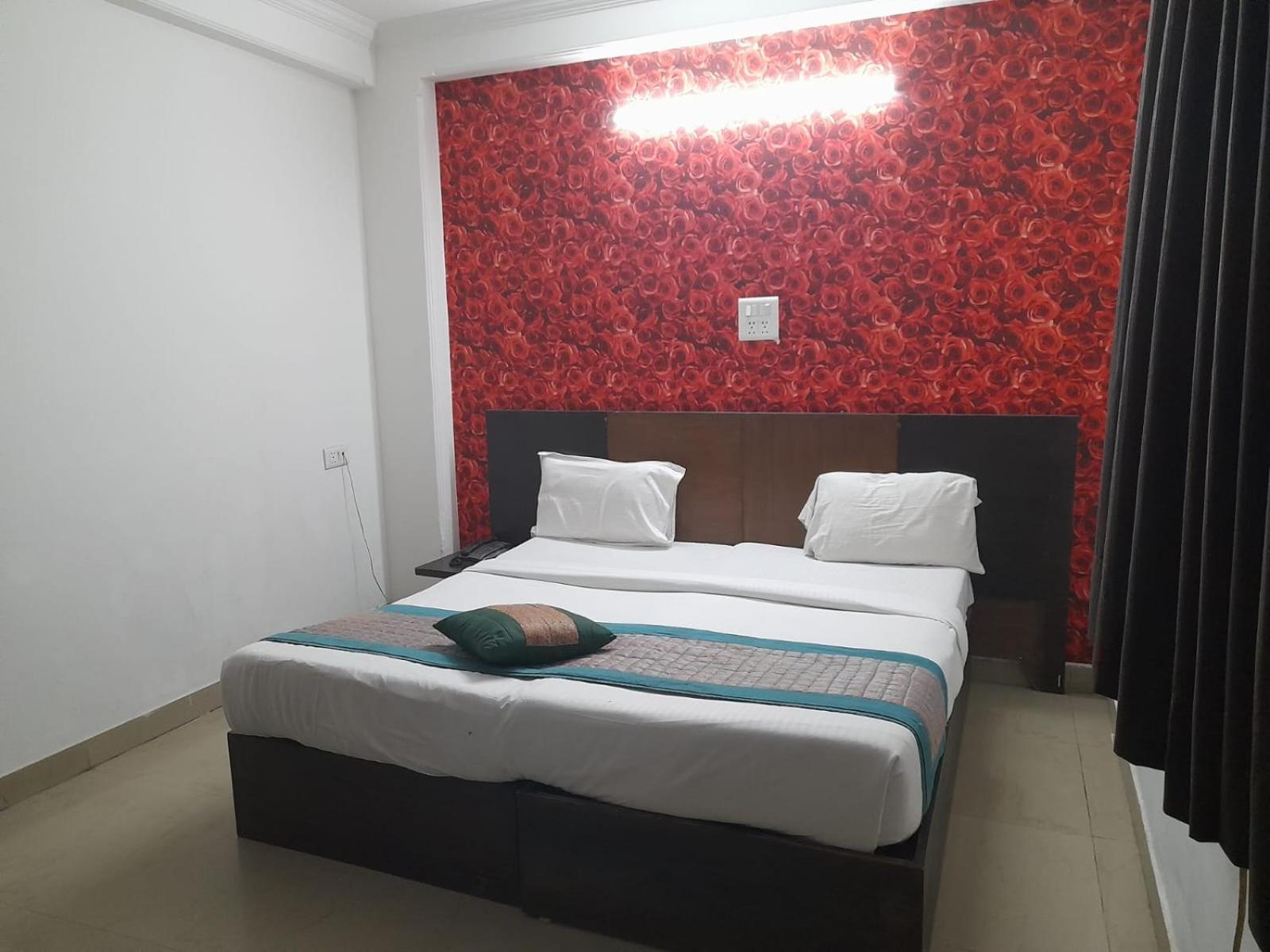 Hotel Airport Aditya Inn New Delhi Bagian luar foto